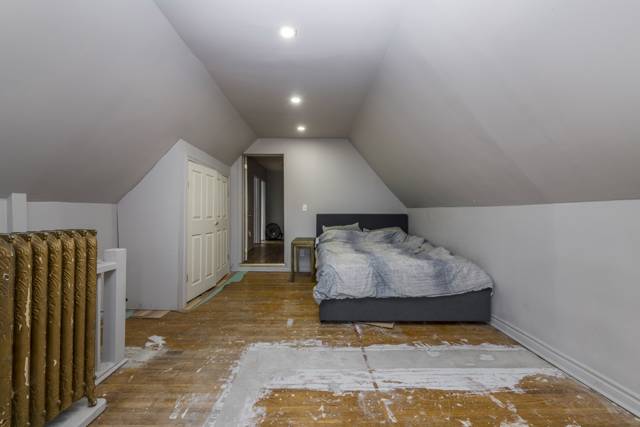 Bedroom 4: Room for a bed and a reading nook